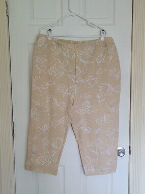 Erika Beige Fish Print Capris